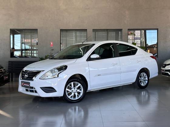 NISSAN VERSA 1.6 16V FLEXSTART SV 4P XTRONIC NISSAN VERSA 1.6 16V FLEXSTART SV 4P XTRONIC